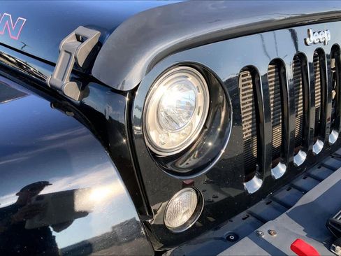 Used 2017 Jeep Wrangler Unlimited Rubicon AWD/4WD image 24