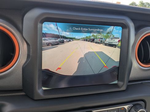 Used 2023 Jeep Gladiator Mojave w/ LED Lighting Group AWD/4WD image 16