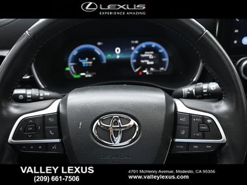 Used 2023 Toyota Highlander Platinum AWD/4WD image 9