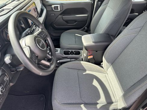 New 2026 Jeep Gladiator Sport image 9