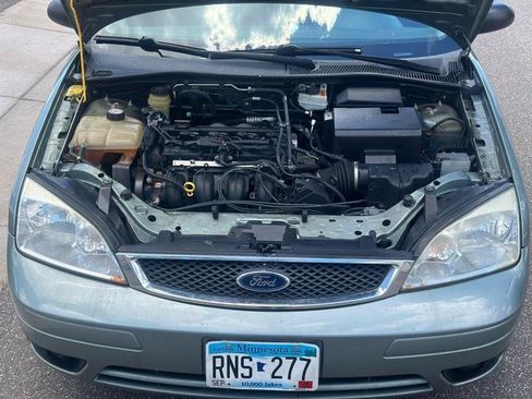 Used 2005 Ford Focus SES FWD image 24