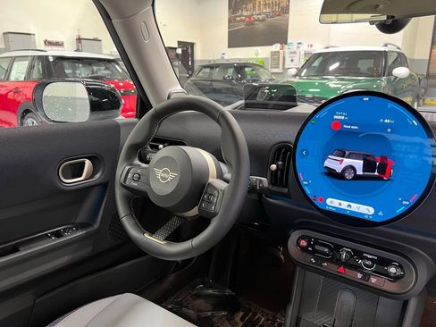 Certified 2025 MINI Cooper 2-Door Hardtop image 25