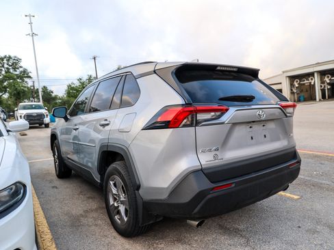 Used 2022 Toyota RAV4 XLE w/ Convenience Package FWD image 39