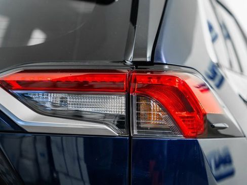 Used 2019 Toyota RAV4 XSE image 8