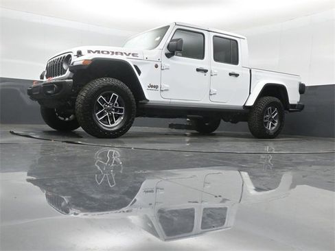 New 2025 Jeep Gladiator Mojave image 33