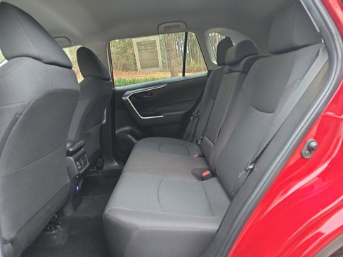 Used 2023 Toyota RAV4 LE image 13