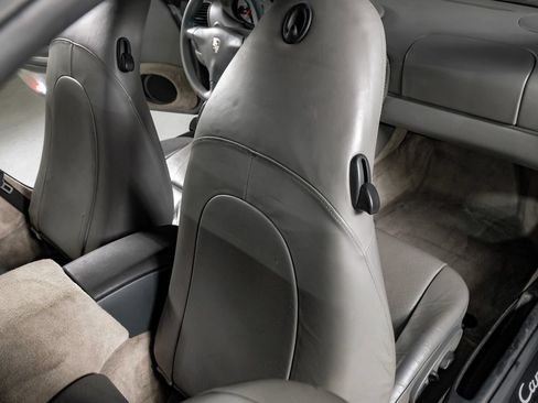 Used 2001 Porsche 911 Carrera RWD image 25