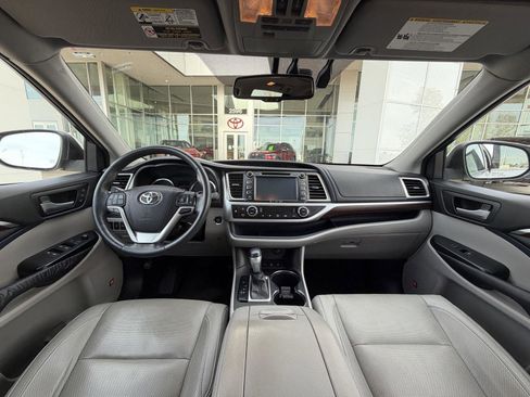 Used 2016 Toyota Highlander Limited Platinum image 22