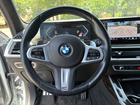 Used 2024 BMW X7 xDrive40i w/ M Sport Package AWD/4WD image 13