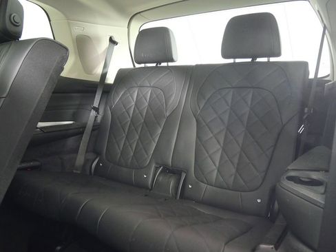 Certified 2025 BMW X7 xDrive40i w/ Premium Package image 14