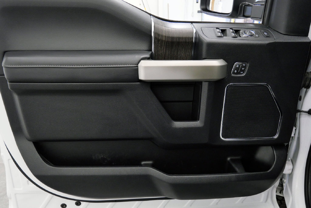 Used 2020 Ford F350 Lariat w/ Chrome Package AWD/4WD image 13