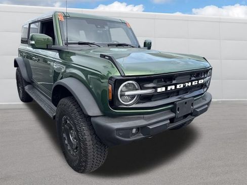 Used 2025 Ford Bronco Outer Banks w/ Sasquatch Package AWD/4WD image 4