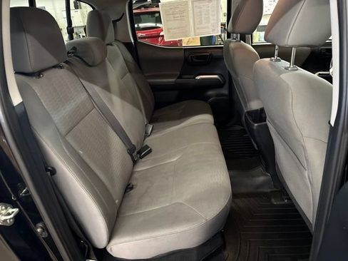 Used 2017 Toyota Tacoma SR5 w/ Tow Package AWD/4WD image 25