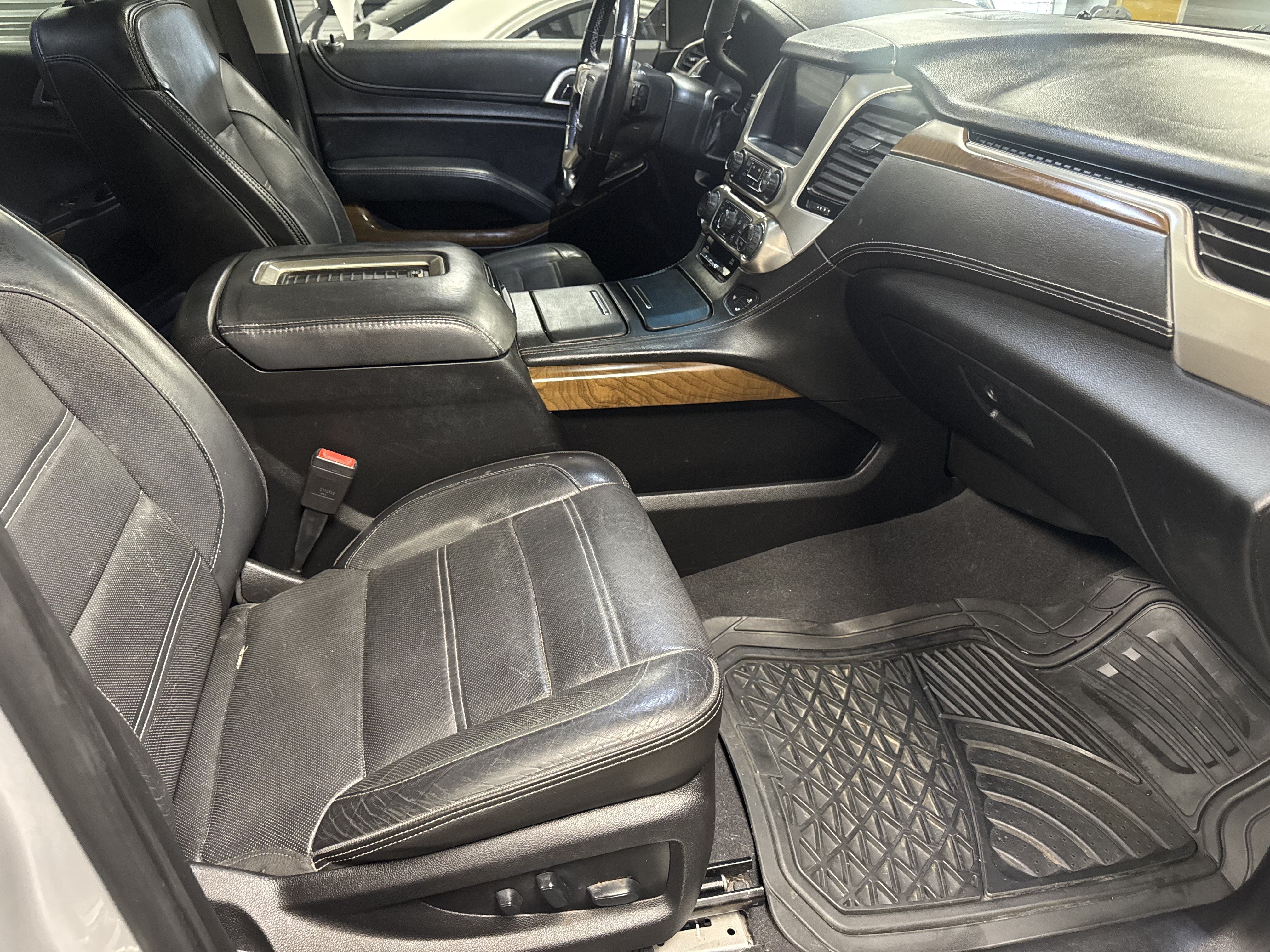Used 2019 GMC Yukon Denali w/ Denali Ultimate Package RWD image 16