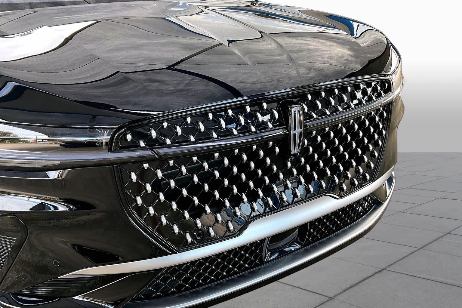 Used 2025 Lincoln Nautilus Reserve AWD/4WD image 30