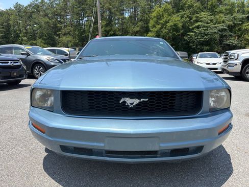 Used 2005 Ford Mustang Coupe RWD image 2