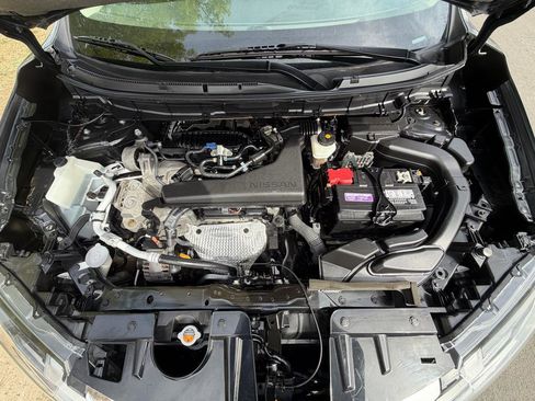 Used 2020 Nissan Rogue S w/ Special Edition Package image 9