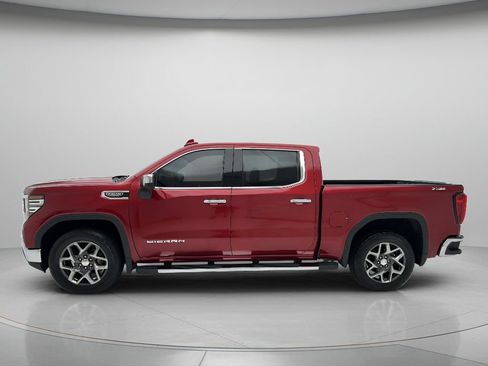 Used 2022 GMC Sierra 1500 SLT w/ SLT Premium Plus Package AWD/4WD image 4