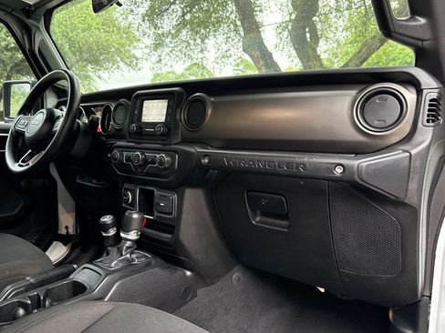 Used 2018 Jeep Wrangler Unlimited Sport AWD/4WD image 32