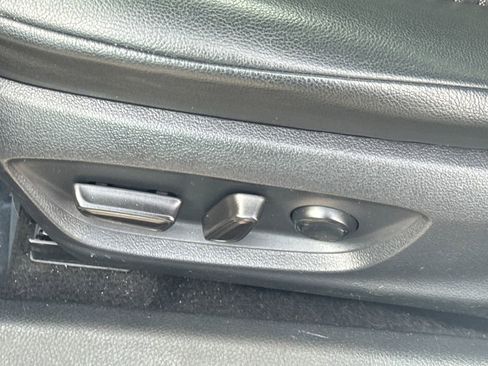 Used 2019 Toyota Camry SE image 46