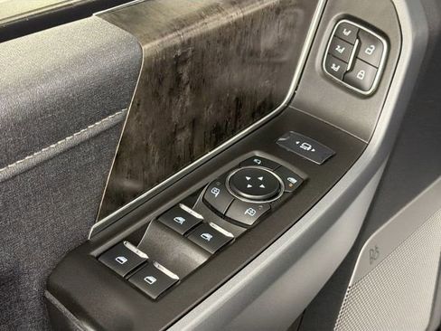 Used 2024 Ford F250 Lariat w/ Lariat Ultimate Package AWD/4WD image 18