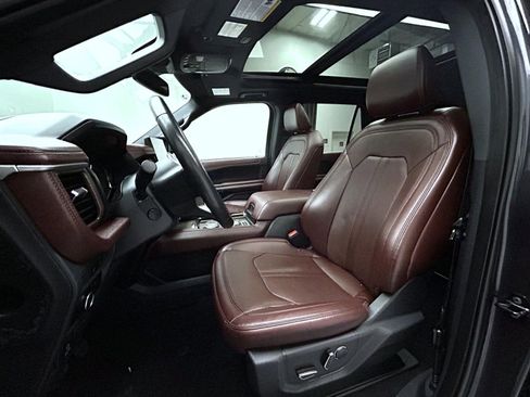 Used 2024 Ford Expedition Max Limited image 10
