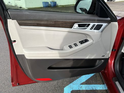 Used 2015 Hyundai Genesis 3.8 w/ Option Group 03 image 16