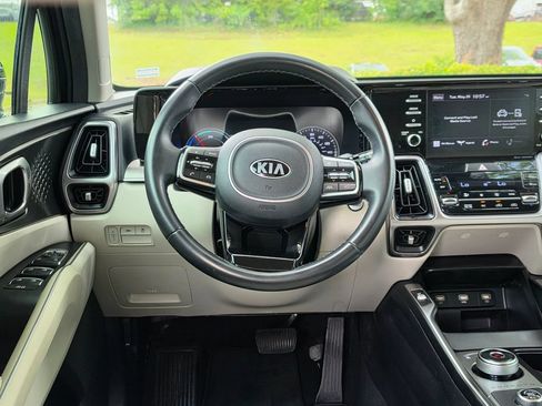 Used 2021 Kia Sorento S FWD image 9