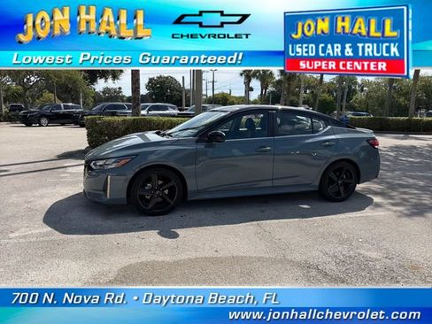 Used 2025 Nissan Sentra SR w/ SR Premium Package FWD image 2