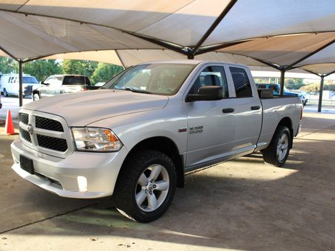 Used 2014 RAM 1500 Express image 3