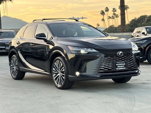 Used 2024 Lexus RX 350 Premium image 2
