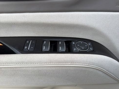 Used 2022 Cadillac Escalade Premium Luxury Platinum w/ Heavy-Duty Trailer Package image 31