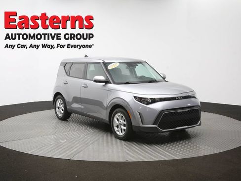 Used 2025 Kia Soul LX w/ LX Technology Package FWD image 49