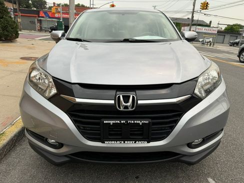Used 2018 Honda HR-V EX image 2