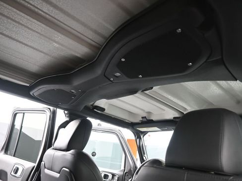New 2026 Jeep Wrangler Unlimited Rubicon AWD/4WD image 24