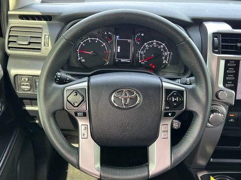 Used 2022 Toyota 4Runner SR5 AWD/4WD image 23