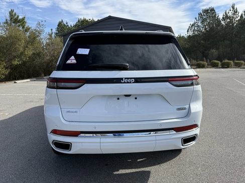 New 2025 Jeep Grand Cherokee Overland AWD/4WD image 3