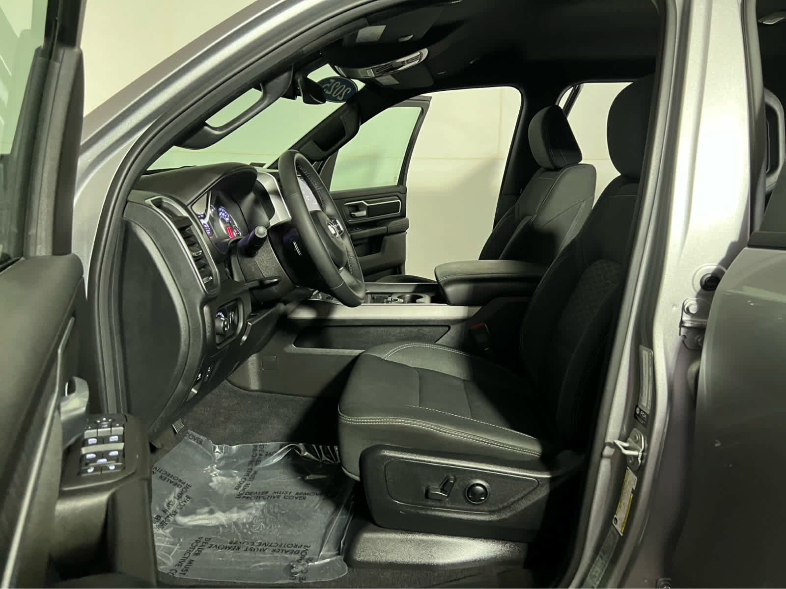 Used 2025 RAM 1500 Big Horn AWD/4WD image 19