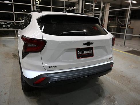 New 2026 Chevrolet Trax RS w/ Sunroof Package image 6