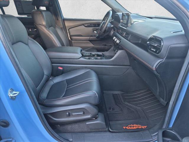 Used 2025 Honda Pilot TrailSport image 19