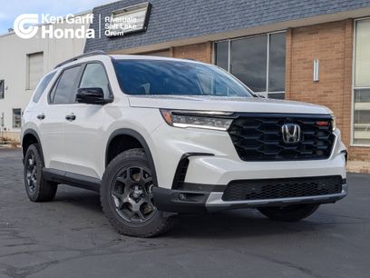 New 2025 Honda Pilot TrailSport