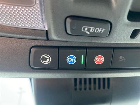 Used 2024 GMC Sierra 1500 AT4 w/ Technology Package image 18