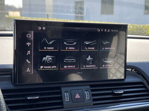 Used 2023 Audi SQ5 Prestige image 25