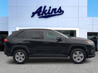 Used 2019 Toyota RAV4 XLE w/ Convenience Package FWD video 1