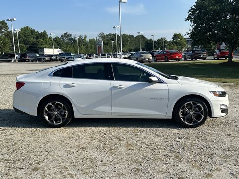 Used 2024 Chevrolet Malibu LT FWD image 4