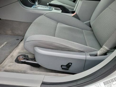 Used 2008 Dodge Avenger SE FWD image 12