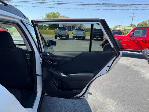 Used 2022 Subaru Outback Premium image 20