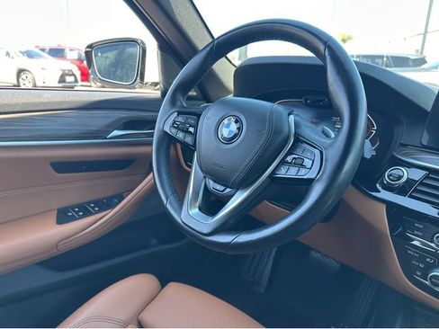 Used 2021 BMW 540i w/ Premium Package RWD image 8