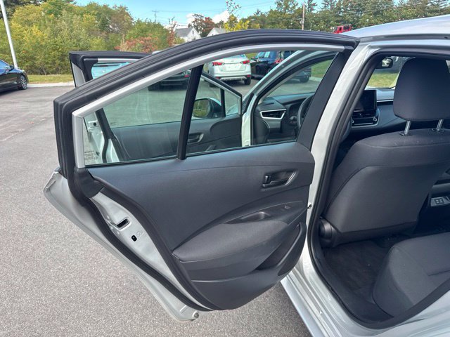 Used 2025 Toyota Corolla LE FWD image 15
