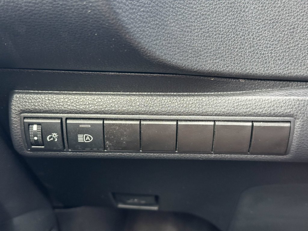 Certified 2025 Toyota Corolla LE FWD image 33